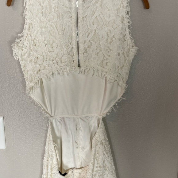 Alexis White Lace Open Back Romper Small - Picture 8 of 10